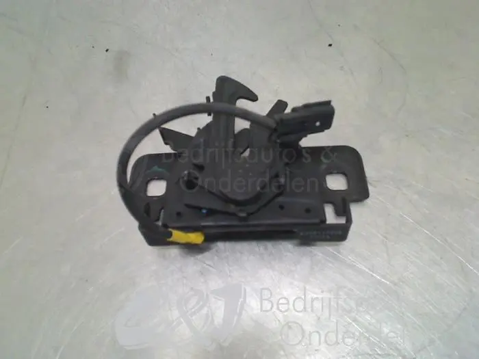 Bonnet lock mechanism Renault Trafic