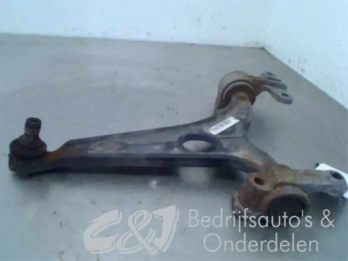 Front wishbone, right Peugeot Expert