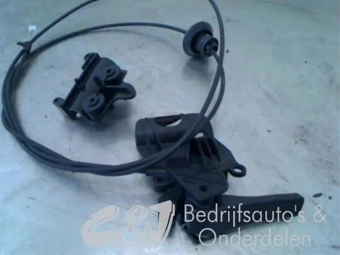 Bonnet release cable Opel Combo