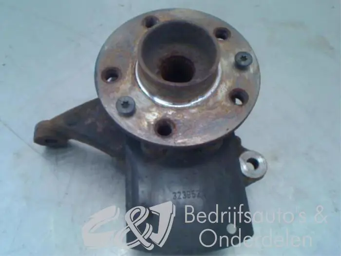 Knuckle, front right Renault Trafic