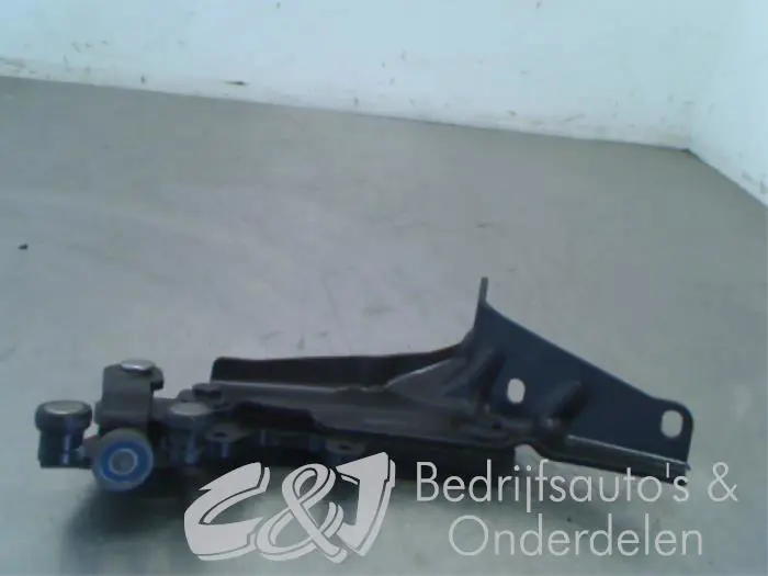 Sliding door roller, right Opel Combo