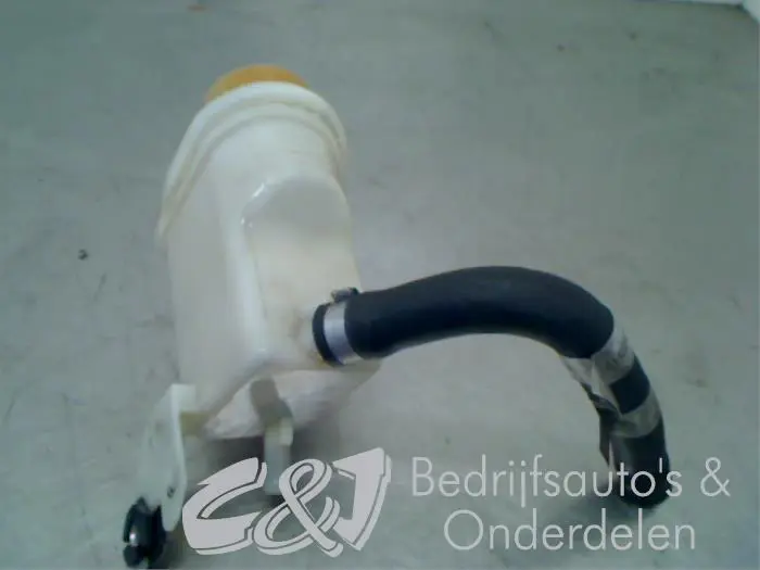 Power steering fluid reservoir Fiat Doblo