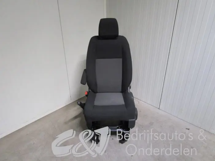 Seat, left Peugeot Expert