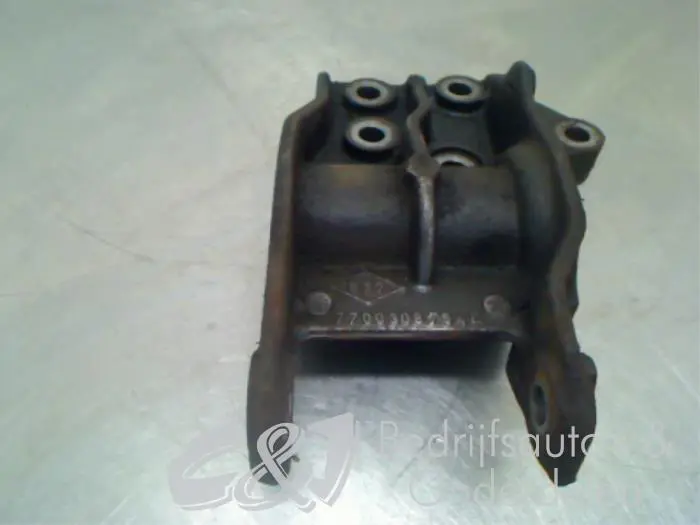 Support bearing, front right Renault Master