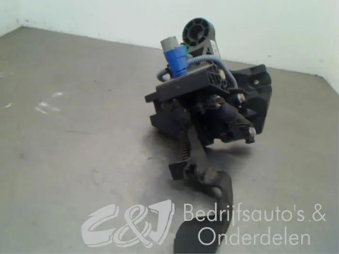 Clutch pedal Opel Vivaro