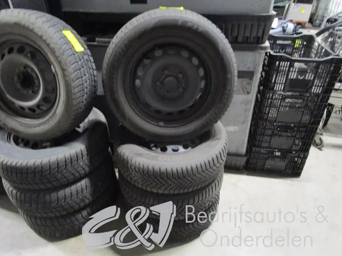 Set of wheels + winter tyres Volkswagen Golf