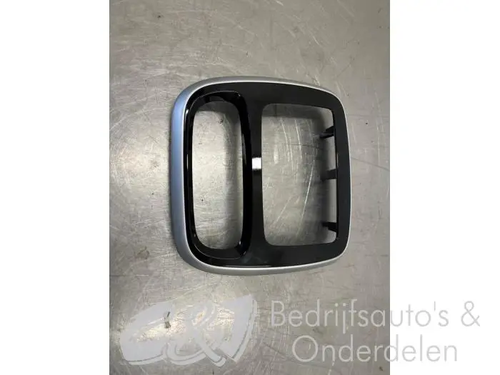 Dashboard part Opel Vivaro