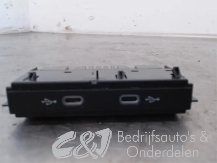 AUX / USB-Anschluss Volkswagen Caddy