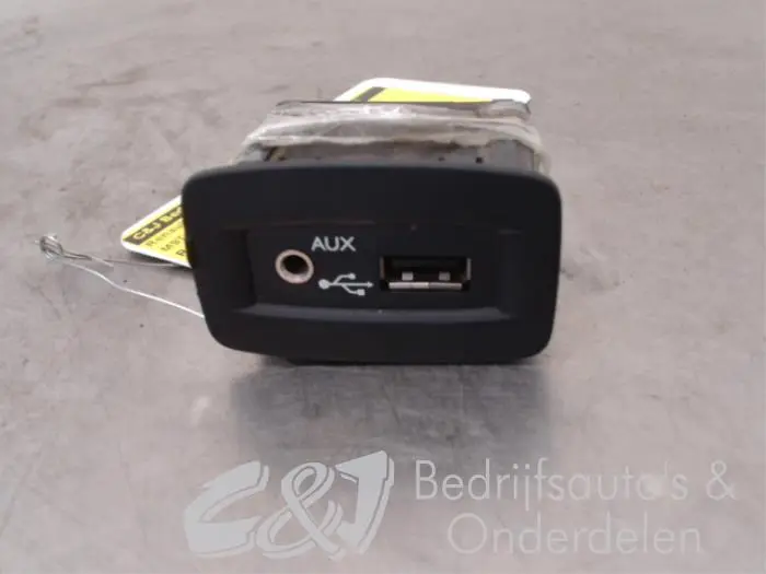 AUX/USB aansluiting Renault Master
